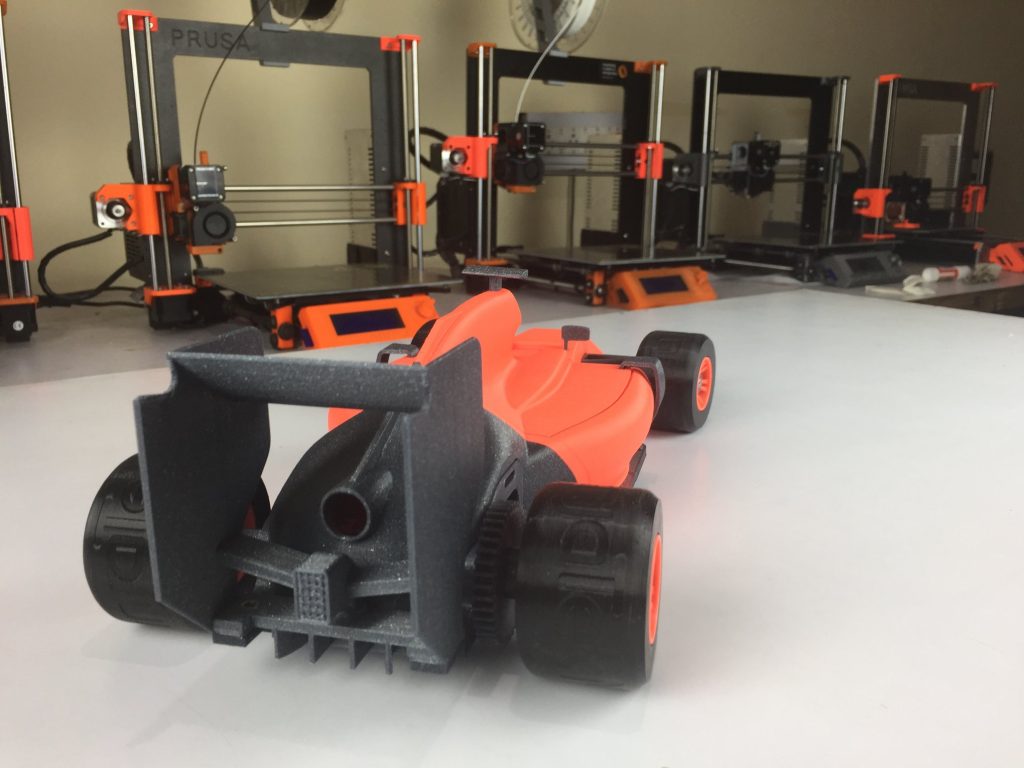 Gia công in 3D màu xe đua công thức 1